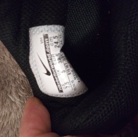 Nike Women's 7.5 - Picture 3 of 3